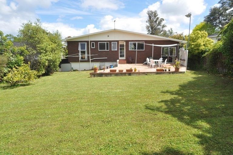 Photo of property in 15 Salamanca Road, Sunnynook, Auckland, 0620