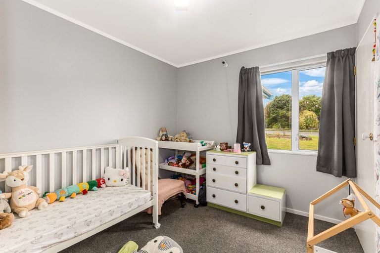 Photo of property in 2 Coventry Close, Ascot Park, Porirua, 5024