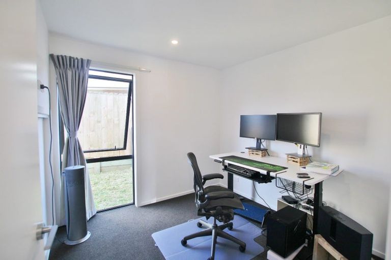 Photo of property in 14 Otaimako Place, Mangere, Auckland, 2022