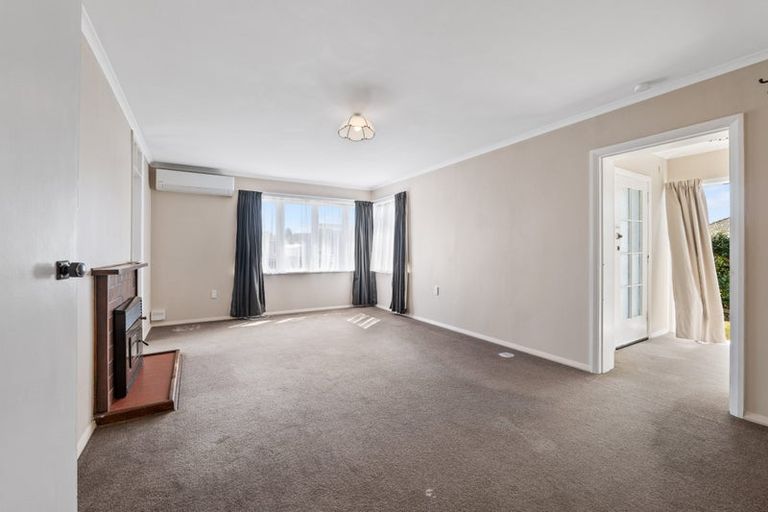 Photo of property in 4 Holford Street, Westown, New Plymouth, 4310