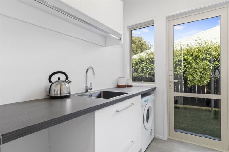 Photo of property in 76 Edgecumbe Road, Tauranga, 3110