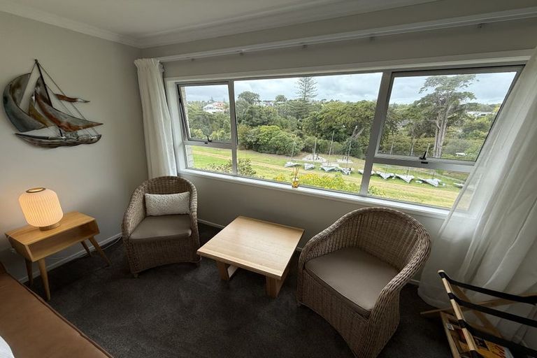 Photo of property in 13 Ellangowan Road, Waiake, Auckland, 0630