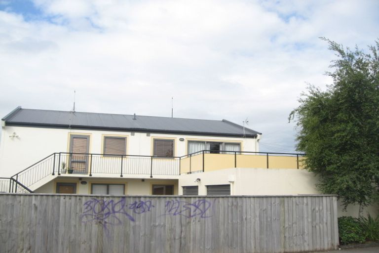 Photo of property in 1/2 Somerset Crescent, Spreydon, Christchurch, 8024