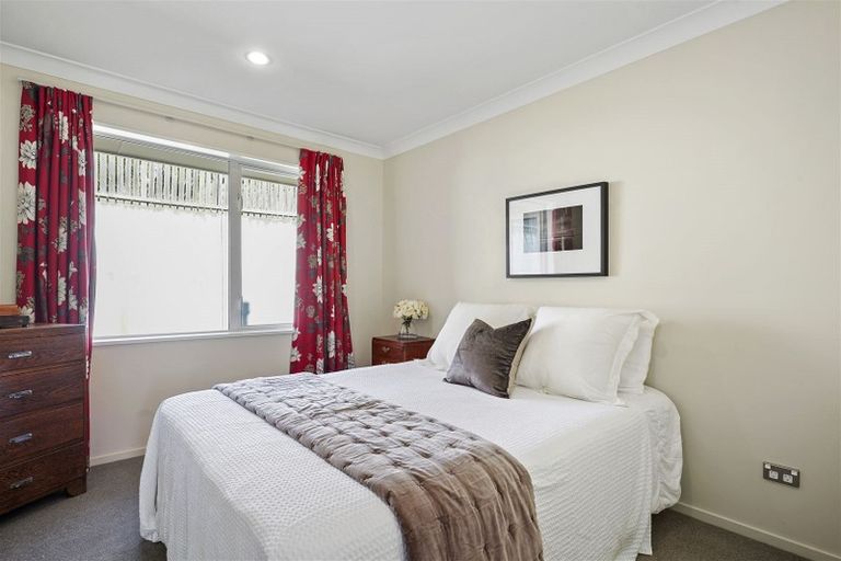 Photo of property in 18 Saint Andrews Hill Road, Mount Pleasant, Christchurch, 8081