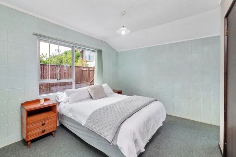 Photo of property in 1/18 Matuhi Rise, Henderson, Auckland, 0612