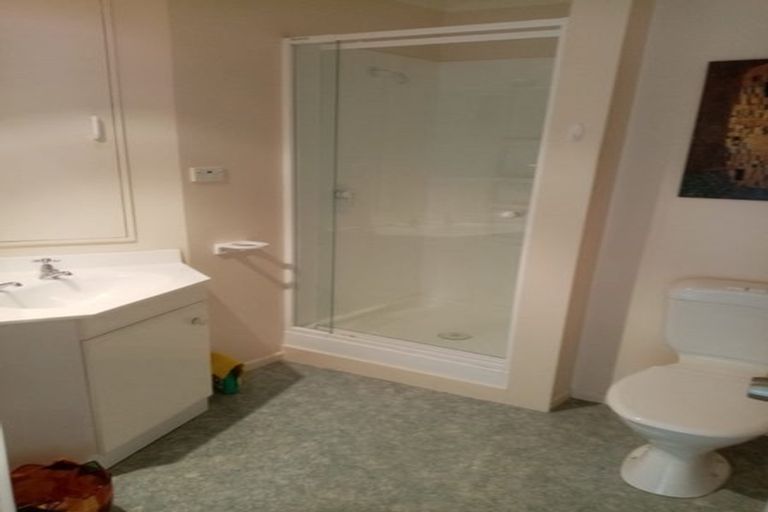 Photo of property in 20 Kahu Road, Paremata, Porirua, 5024