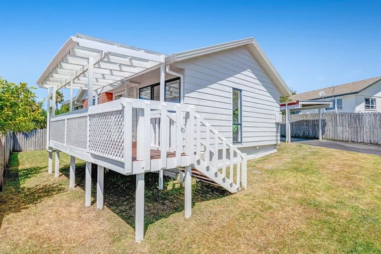 Photo of property in 1/12 Jumento Place, Unsworth Heights, Auckland, 0632