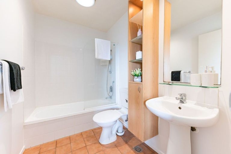 Photo of property in 116/2 Armoy Drive, East Tamaki, Auckland, 2016