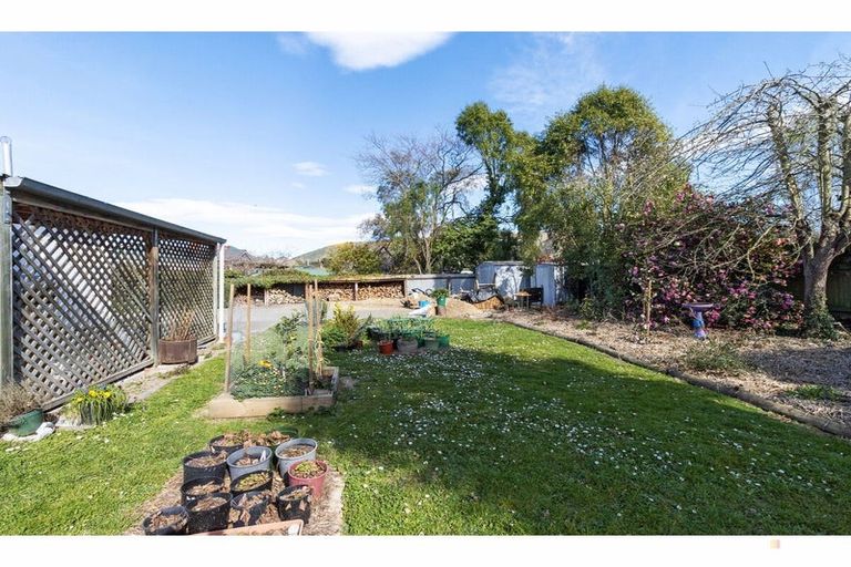 Photo of property in 2 Point Bush Road, Waimate, 7924