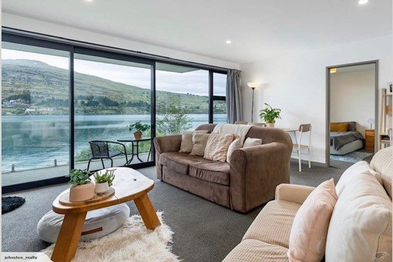 Photo of property in La Residence Du Lac, 26/527 Frankton Road, Queenstown, 9300