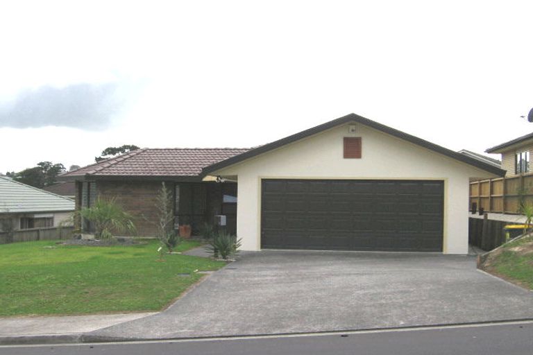 Photo of property in 9 Ruze Vida Drive, Massey, Auckland, 0614