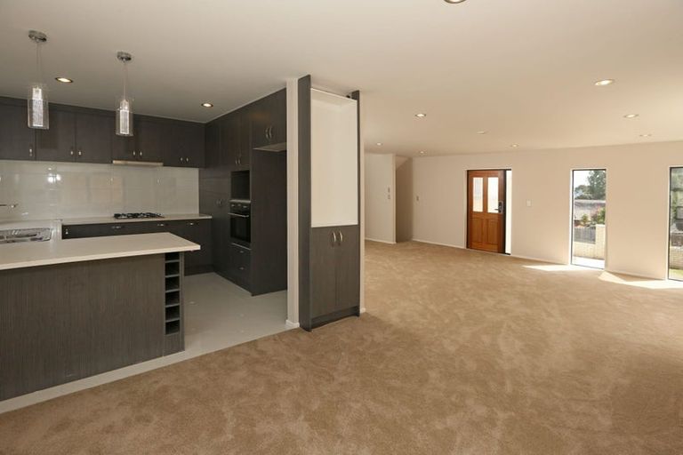 Photo of property in 95 Waitaki Street, Henderson, Auckland, 0612