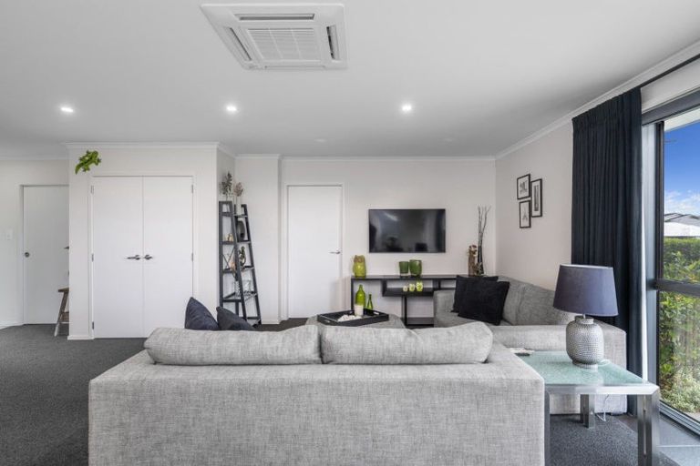 Photo of property in 18 Vista Close, Omokoroa, 3114