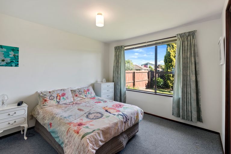 Photo of property in 60 Waratah Street, Avondale, Christchurch, 8061