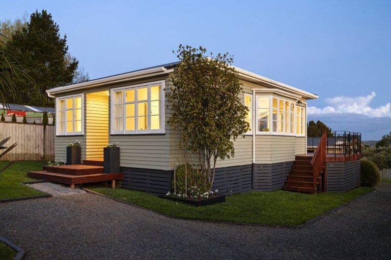 Photo of property in 51 Burrow Road, Pukekohe, 2120