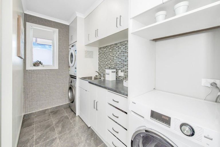 Photo of property in 21 Shillingford Boulevard, Rolleston, 7615