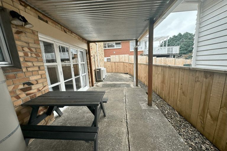 Photo of property in 139a Forrest Hill Road, Forrest Hill, Auckland, 0620