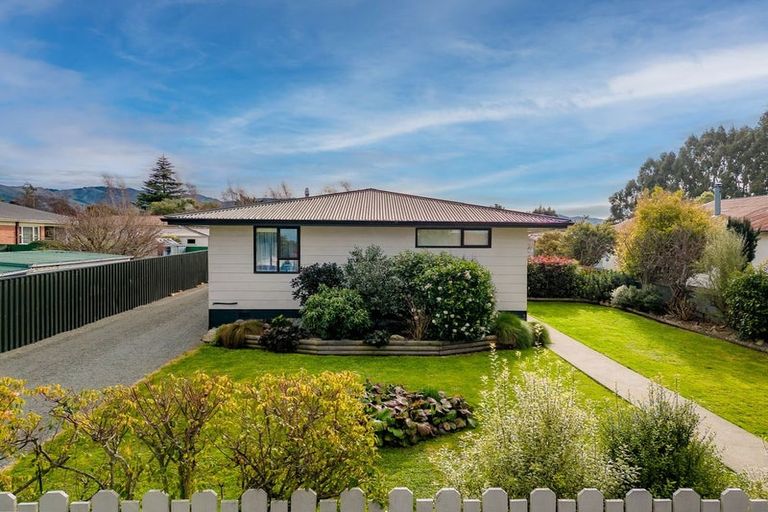 Photo of property in 20 Hughes Street, Waimate, 7924