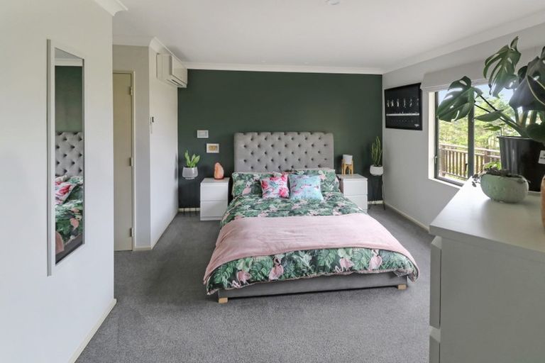 Photo of property in 6a Marjory Close, Broadmeadows, Wellington, 6035