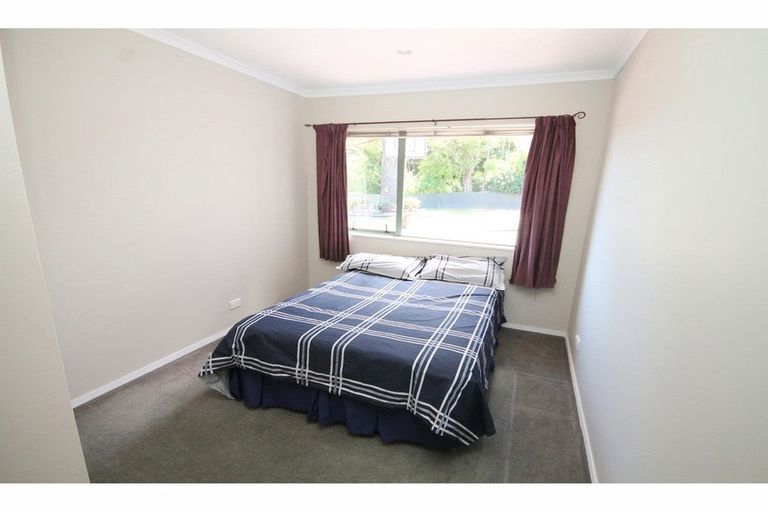 Photo of property in 2 Norm Pellow Drive, Manurewa, Auckland, 2105