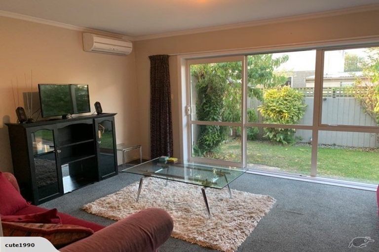 Photo of property in 2/17 Seddon Street, Sydenham, Christchurch, 8023