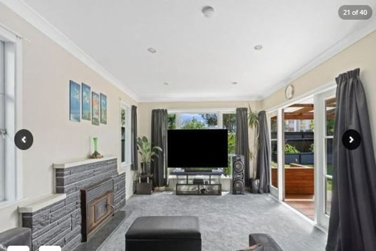 Photo of property in 102 Taikata Road, Te Atatu Peninsula, Auckland, 0610