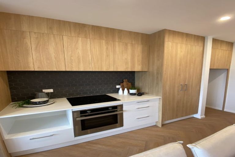 Photo of property in 35 Lewis Road, Pakuranga, Auckland, 2010