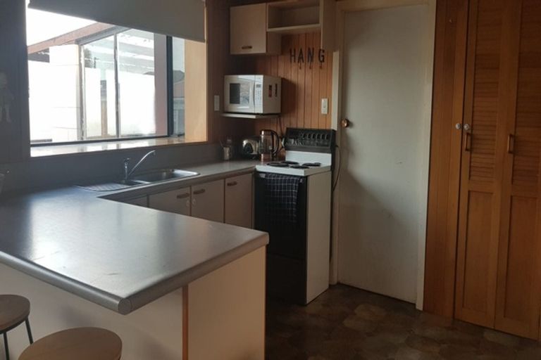 Photo of property in 10 Emlyn Place, Avondale, Christchurch, 8061