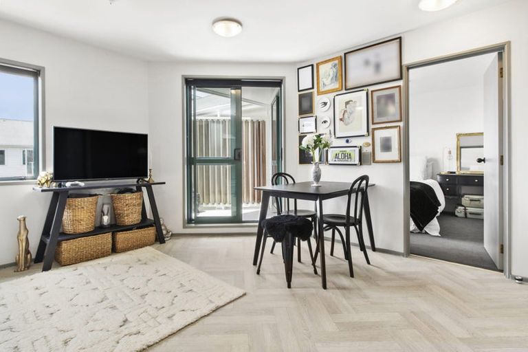 Photo of property in Palm Grove Apartments, 12/13d Palm Grove, Berhampore, Wellington, 6023