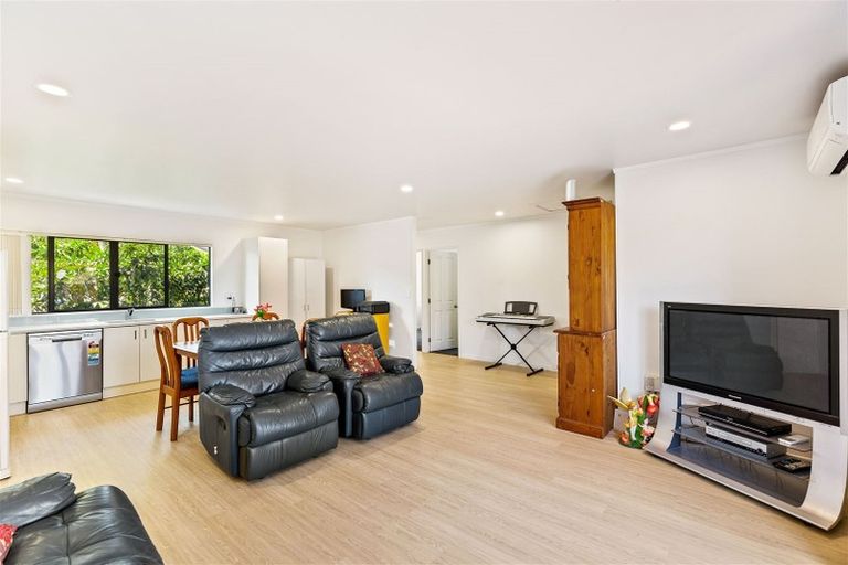 Photo of property in 22 Albizia Avenue, Henderson, Auckland, 0612