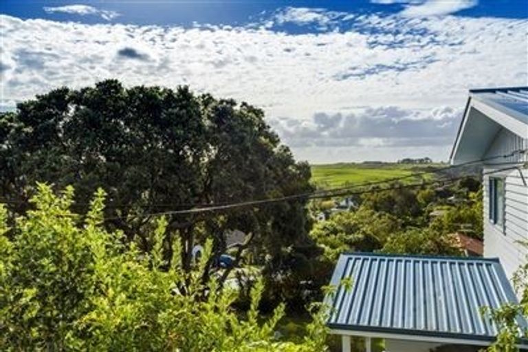 Photo of property in 1/34 Toroa Street, Torbay, Auckland, 0630
