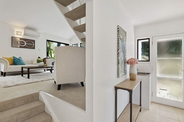 Photo of property in 1/4 Braund Place, Glenfield, Auckland, 0629