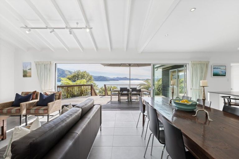 Photo of property in 2045 Queen Charlotte Drive, Ngakuta Bay, Picton, 7281