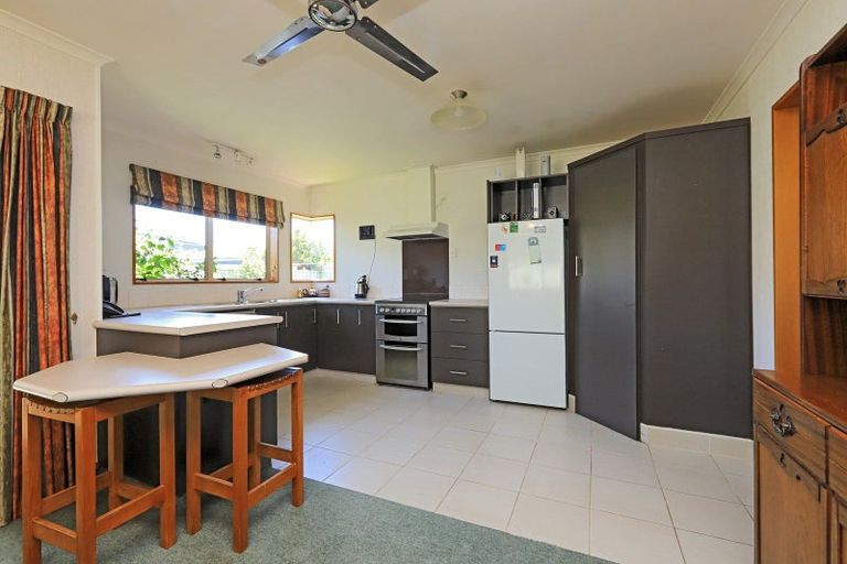 Photo of property in 18b Knightsbridge Place, Taradale, Napier, 4112