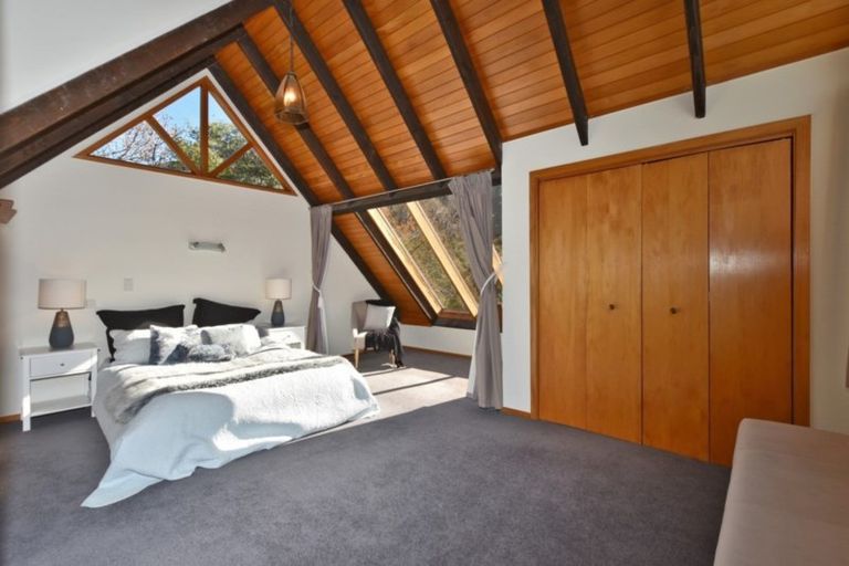 Photo of property in 18 Evans Pass Road, Sumner, Christchurch, 8081