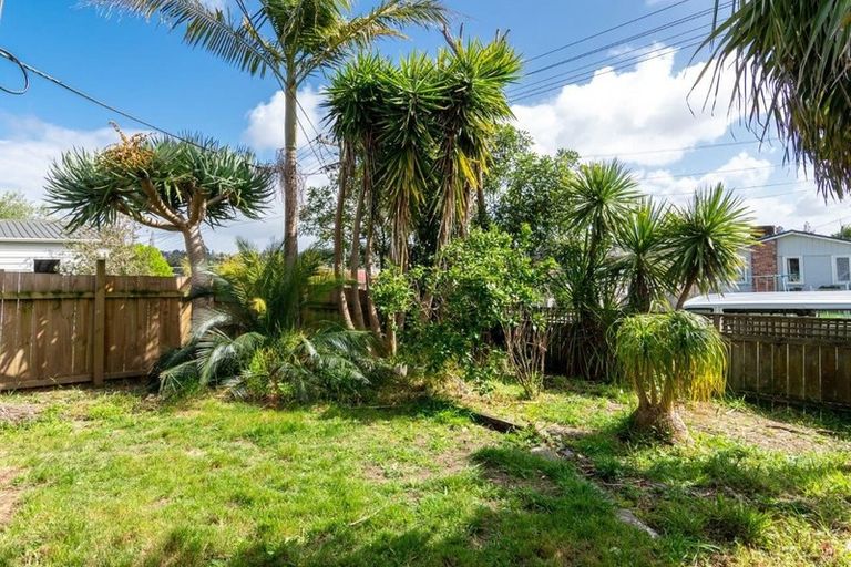 Photo of property in 48 Longburn Road, Henderson, Auckland, 0610