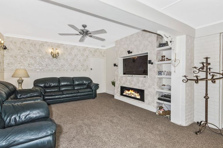 Photo of property in 1/24 Barberton Terrace, Red Hill, Papakura, 2110