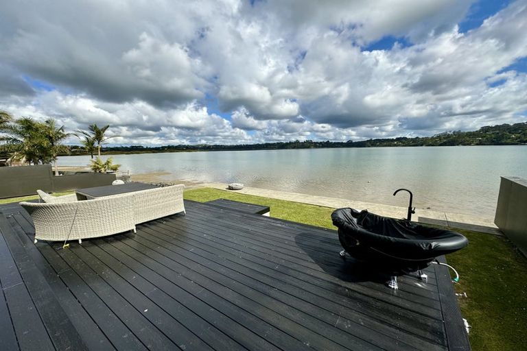 Photo of property in 62 The Terrace, Herald Island, Auckland, 0618