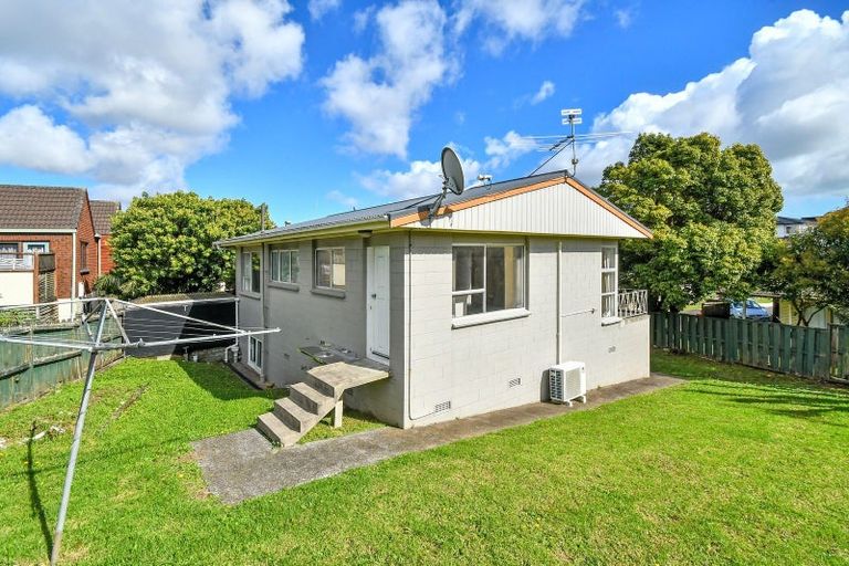 Photo of property in 3/68 Takutai Avenue, Half Moon Bay, Auckland, 2012