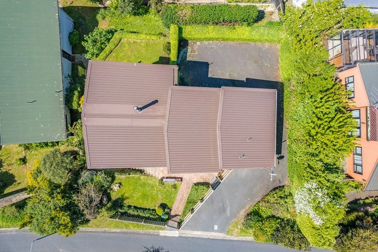 Photo of property in 4 Winston Place, Kew, Dunedin, 9012