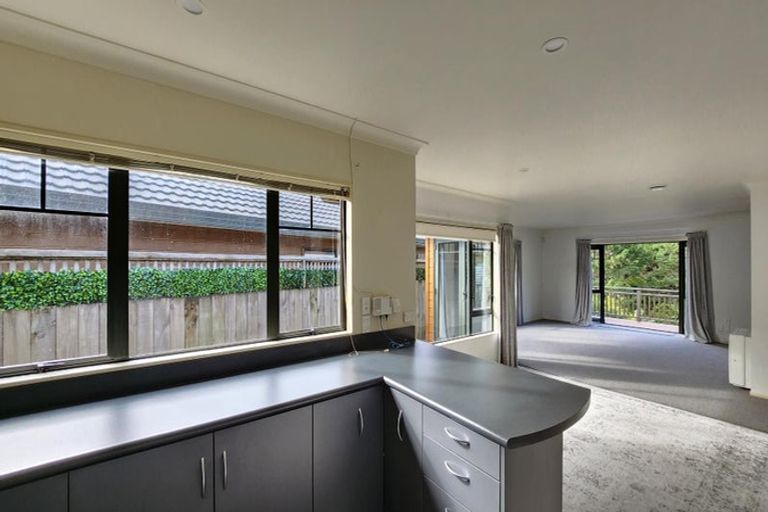 Photo of property in 6a Marjory Close, Broadmeadows, Wellington, 6035