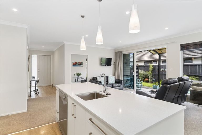 Photo of property in 77 Sandhurst Drive, Papamoa Beach, Papamoa, 3118