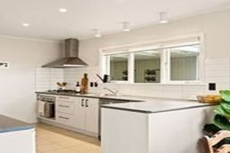 Photo of property in 84a Triangle Road, Massey, Auckland, 0614