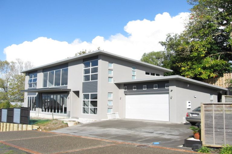 Photo of property in 3a Seymour Road, Mellons Bay, Auckland, 2014