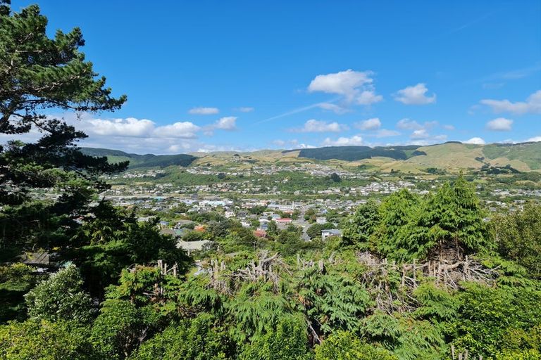 Photo of property in 29 Westhaven Drive, Tawa, Wellington, 5028