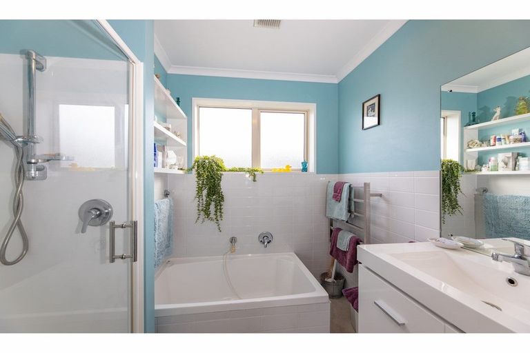 Photo of property in 45 Royal Park Drive, Parklands, Christchurch, 8083