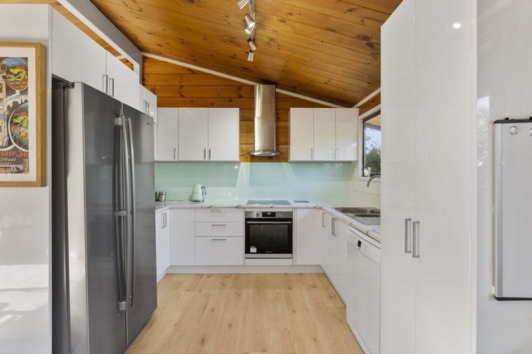 Photo of property in 10 Manawa Avenue, Raumati Beach, Paraparaumu, 5032