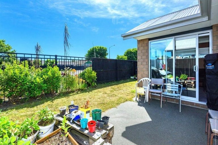 Photo of property in 40 Horoeka Street, Russley, Christchurch, 8042