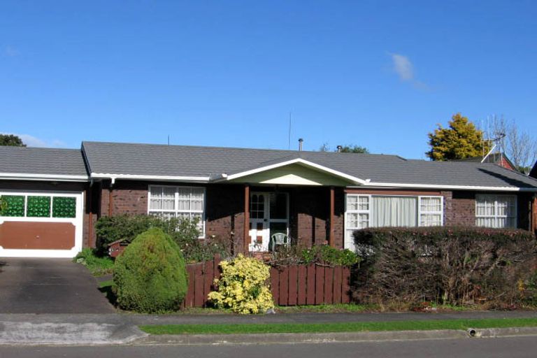 Photo of property in 1a Huata Place, West End, Palmerston North, 4412