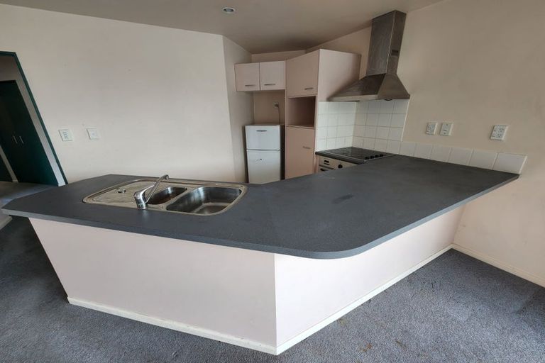 Photo of property in Grandstand Apartments, 9/80 Kent Terrace, Mount Victoria, Wellington, 6011